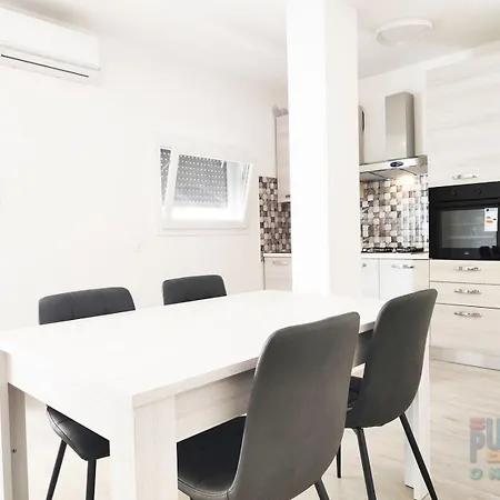 Casa Vacanza Azzurro Mare 1 A بيت للعطل *