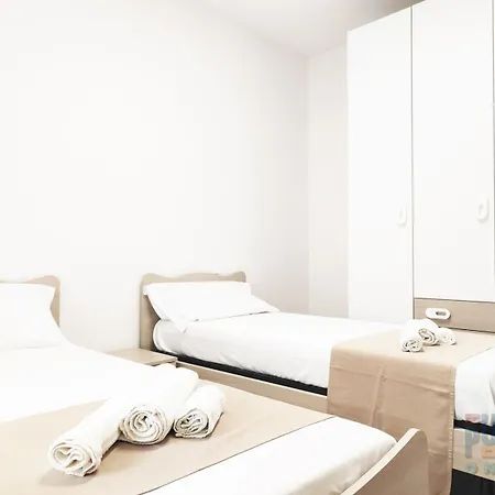 Casa Vacanza Azzurro Mare 1 A غالّيبولي